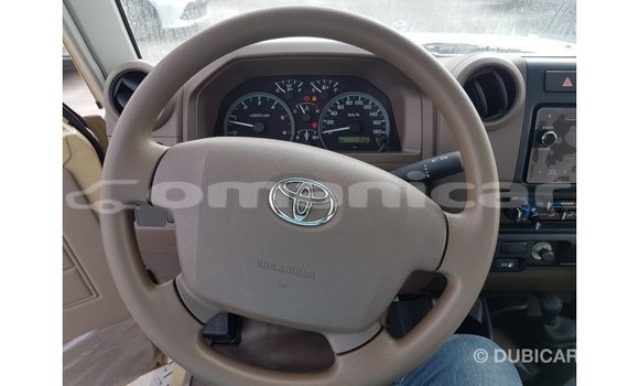 Buy Import Toyota Land Cruiser Beige Car in Import - Dubai in Dhufar Buy Import Toyota Land Cruiser Beige Car in Import - Dubai in Dhufar