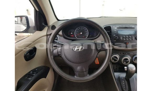 Buy Import Hyundai i10 White Car in Import - Dubai in Dhufar Buy Import Hyundai i10 White Car in Import - Dubai in Dhufar