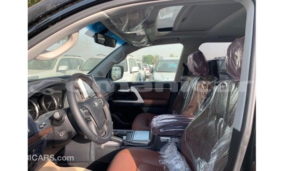 Buy Import Toyota Land Cruiser Black Car in Import - Dubai in Dhufar Buy Import Toyota Land Cruiser Black Car in Import - Dubai in Dhufar