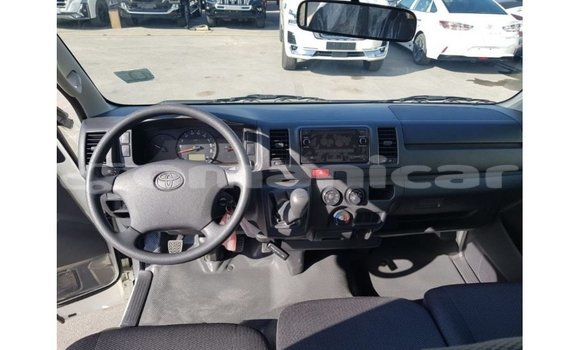 Buy Import Toyota Hiace White Car in Import - Dubai in Dhufar Buy Import Toyota Hiace White Car in Import - Dubai in Dhufar