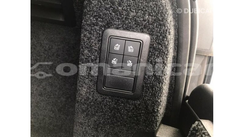 Big with watermark land rover range rover dhufar import dubai 3595