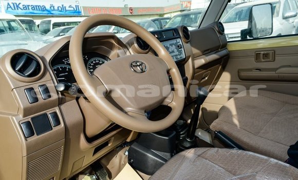 Buy Import Toyota Land Cruiser Beige Car in Import - Dubai in Dhufar Buy Import Toyota Land Cruiser Beige Car in Import - Dubai in Dhufar