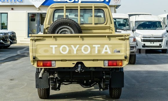Buy Import Toyota Land Cruiser Beige Car in Import - Dubai in Dhufar Buy Import Toyota Land Cruiser Beige Car in Import - Dubai in Dhufar