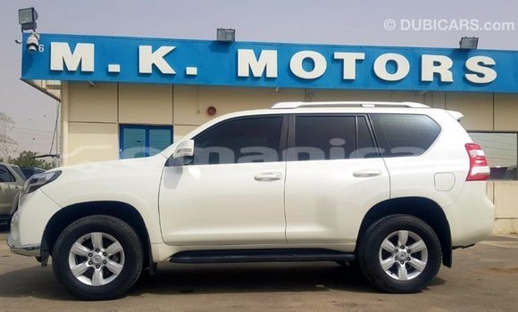 Buy Import Toyota Land Cruiser White Car in Import - Dubai in Dhufar Buy Import Toyota Land Cruiser White Car in Import - Dubai in Dhufar