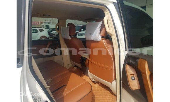 Buy Import Toyota Land Cruiser White Car in Import - Dubai in Dhufar Buy Import Toyota Land Cruiser White Car in Import - Dubai in Dhufar