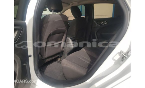 Buy Import Chrysler 200 White Car in Import - Dubai in Dhufar Buy Import Chrysler 200 White Car in Import - Dubai in Dhufar