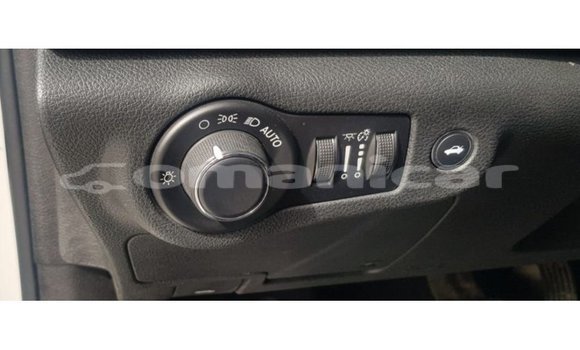 Buy Import Chrysler 200 White Car in Import - Dubai in Dhufar Buy Import Chrysler 200 White Car in Import - Dubai in Dhufar