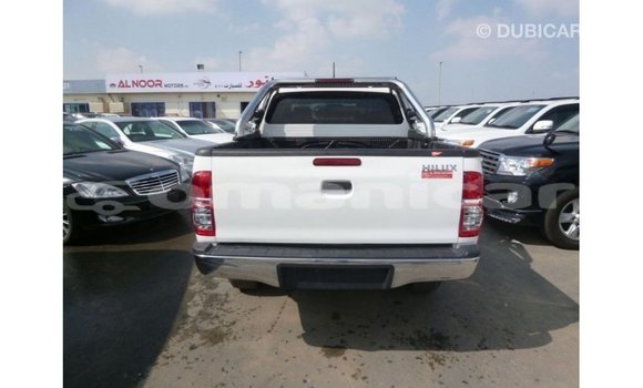Buy Import Toyota Hilux White Car in Import - Dubai in Dhufar Buy Import Toyota Hilux White Car in Import - Dubai in Dhufar