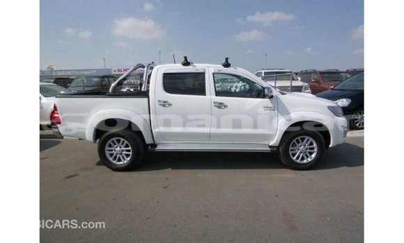 Buy Import Toyota Hilux White Car in Import - Dubai in Dhufar Buy Import Toyota Hilux White Car in Import - Dubai in Dhufar