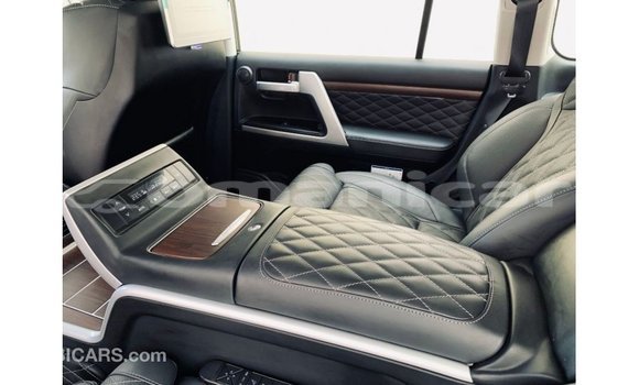 Buy Import Toyota Land Cruiser Black Car in Import - Dubai in Dhufar Buy Import Toyota Land Cruiser Black Car in Import - Dubai in Dhufar