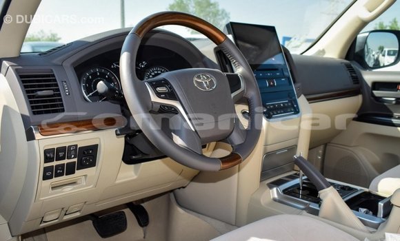 Buy Import Toyota Land Cruiser White Car in Import - Dubai in Dhufar Buy Import Toyota Land Cruiser White Car in Import - Dubai in Dhufar