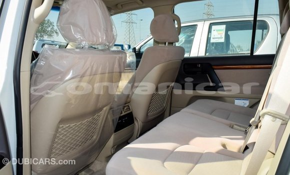 Buy Import Toyota Land Cruiser White Car in Import - Dubai in Dhufar Buy Import Toyota Land Cruiser White Car in Import - Dubai in Dhufar
