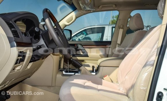 Buy Import Toyota Land Cruiser White Car in Import - Dubai in Dhufar Buy Import Toyota Land Cruiser White Car in Import - Dubai in Dhufar