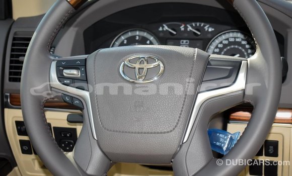 Buy Import Toyota Land Cruiser White Car in Import - Dubai in Dhufar Buy Import Toyota Land Cruiser White Car in Import - Dubai in Dhufar