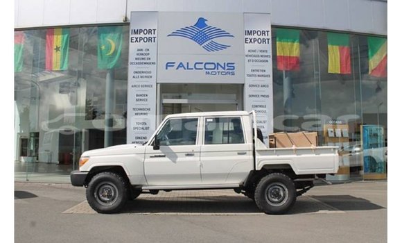 Buy Import Toyota Land Cruiser White Car in Import - Dubai in Dhufar Buy Import Toyota Land Cruiser White Car in Import - Dubai in Dhufar