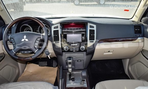Buy Import Mitsubishi Pajero White Car in Import - Dubai in Dhufar Buy Import Mitsubishi Pajero White Car in Import - Dubai in Dhufar