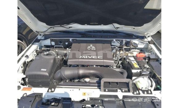 Buy Import Mitsubishi Pajero White Car in Import - Dubai in Dhufar Buy Import Mitsubishi Pajero White Car in Import - Dubai in Dhufar