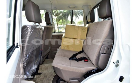 Buy Import Toyota Land Cruiser White Car in Import - Dubai in Dhufar Buy Import Toyota Land Cruiser White Car in Import - Dubai in Dhufar