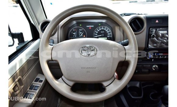 Buy Import Toyota Land Cruiser White Car in Import - Dubai in Dhufar Buy Import Toyota Land Cruiser White Car in Import - Dubai in Dhufar
