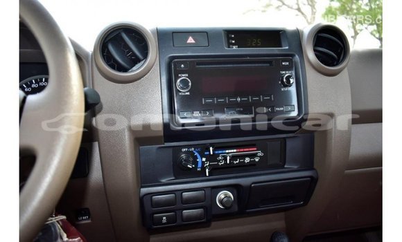 Buy Import Toyota Land Cruiser White Car in Import - Dubai in Dhufar Buy Import Toyota Land Cruiser White Car in Import - Dubai in Dhufar