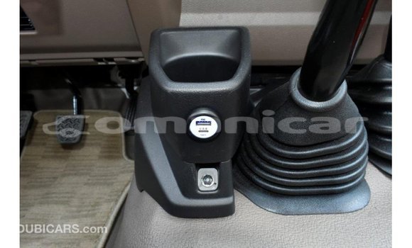 Buy Import Toyota Land Cruiser White Car in Import - Dubai in Dhufar Buy Import Toyota Land Cruiser White Car in Import - Dubai in Dhufar