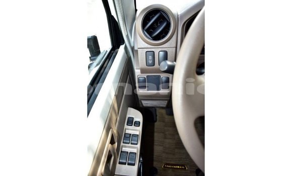 Buy Import Toyota Land Cruiser White Car in Import - Dubai in Dhufar Buy Import Toyota Land Cruiser White Car in Import - Dubai in Dhufar