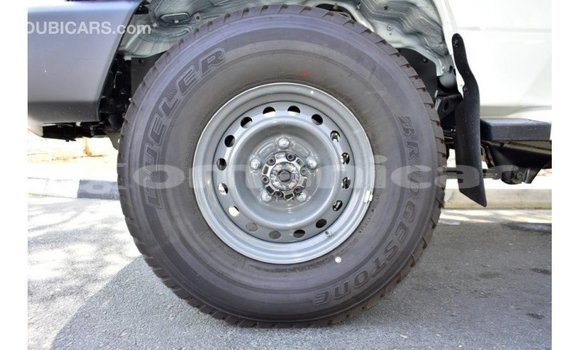 Buy Import Toyota Land Cruiser White Car in Import - Dubai in Dhufar Buy Import Toyota Land Cruiser White Car in Import - Dubai in Dhufar