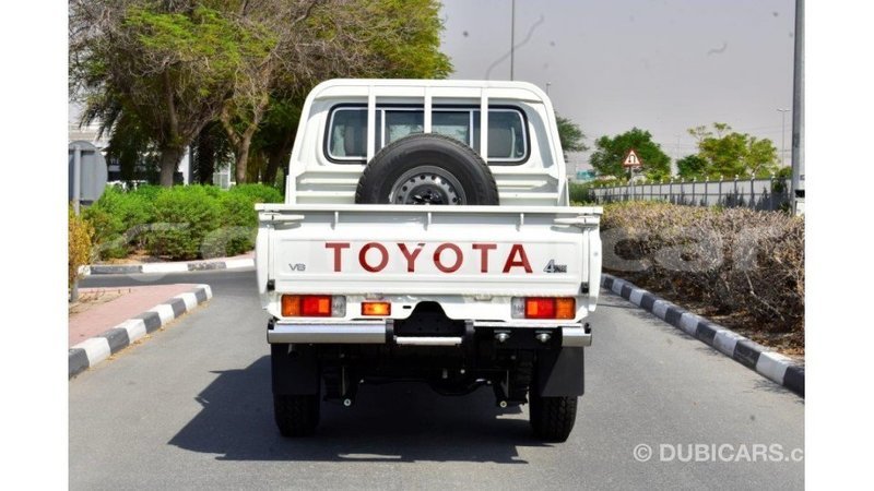 Big with watermark toyota land cruiser dhufar import dubai 3682