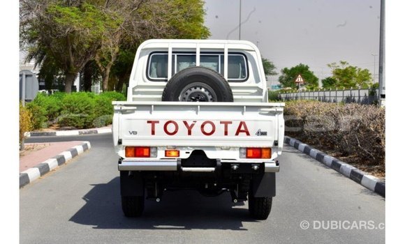 Buy Import Toyota Land Cruiser White Car in Import - Dubai in Dhufar Buy Import Toyota Land Cruiser White Car in Import - Dubai in Dhufar