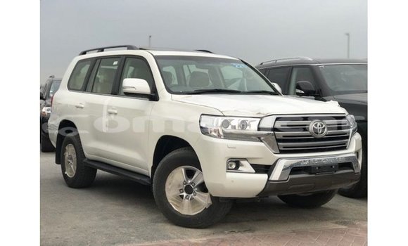 Buy Import Toyota Land Cruiser White Car in Import - Dubai in Dhufar Buy Import Toyota Land Cruiser White Car in Import - Dubai in Dhufar