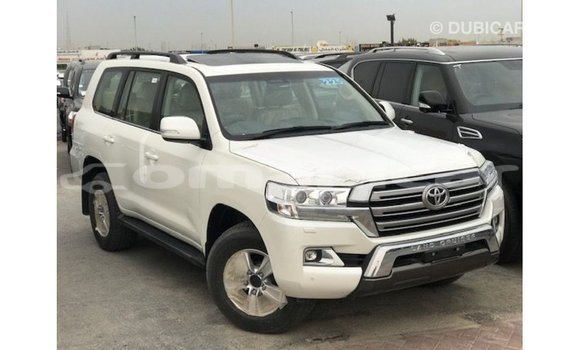 Buy Import Toyota Land Cruiser White Car in Import - Dubai in Dhufar Buy Import Toyota Land Cruiser White Car in Import - Dubai in Dhufar
