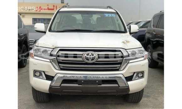 Buy Import Toyota Land Cruiser White Car in Import - Dubai in Dhufar Buy Import Toyota Land Cruiser White Car in Import - Dubai in Dhufar