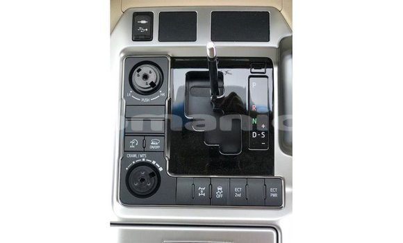 Buy Import Toyota Land Cruiser White Car in Import - Dubai in Dhufar Buy Import Toyota Land Cruiser White Car in Import - Dubai in Dhufar