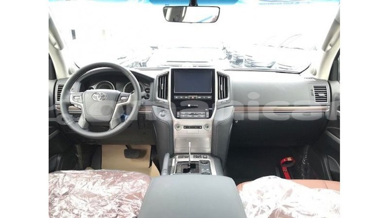 Big with watermark toyota land cruiser dhufar import dubai 3690