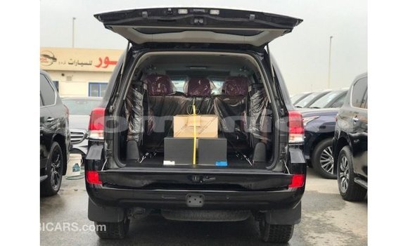 Buy Import Toyota Land Cruiser Black Car in Import - Dubai in Dhufar Buy Import Toyota Land Cruiser Black Car in Import - Dubai in Dhufar