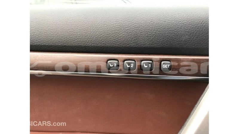 Big with watermark toyota land cruiser dhufar import dubai 3690