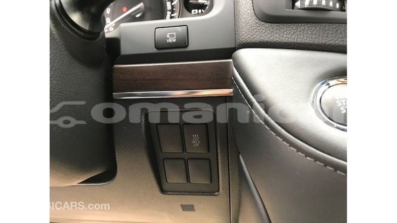 Big with watermark toyota land cruiser dhufar import dubai 3690