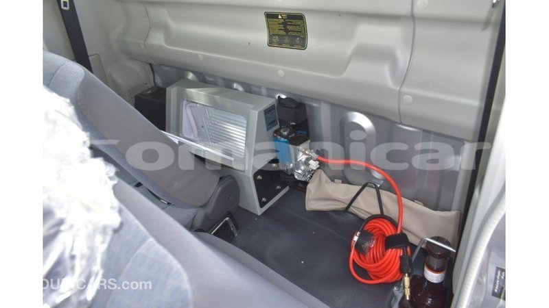 Big with watermark toyota land cruiser dhufar import dubai 3693