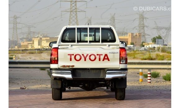 Buy Import Toyota Hilux White Car in Import - Dubai in Dhufar Buy Import Toyota Hilux White Car in Import - Dubai in Dhufar