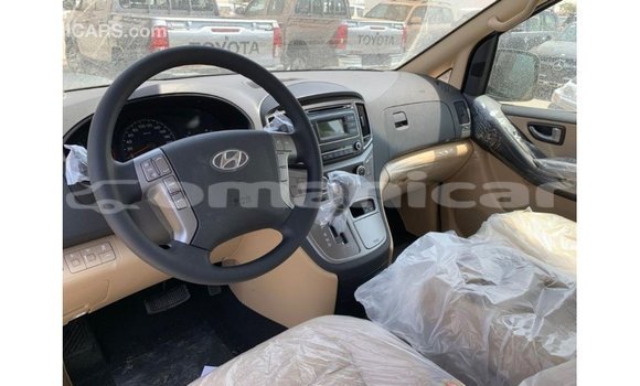 Buy Import Hyundai Accent White Car in Import - Dubai in Dhufar Buy Import Hyundai Accent White Car in Import - Dubai in Dhufar