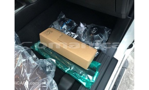 Buy Import Toyota 4Runner White Car in Import - Dubai in Dhufar Buy Import Toyota 4Runner White Car in Import - Dubai in Dhufar