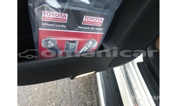 Buy Import Toyota 4Runner White Car in Import - Dubai in Dhufar Buy Import Toyota 4Runner White Car in Import - Dubai in Dhufar