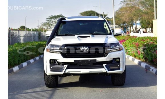 Buy Import Toyota Land Cruiser White Car in Import - Dubai in Dhufar Buy Import Toyota Land Cruiser White Car in Import - Dubai in Dhufar