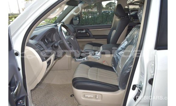 Buy Import Toyota Land Cruiser White Car in Import - Dubai in Dhufar Buy Import Toyota Land Cruiser White Car in Import - Dubai in Dhufar