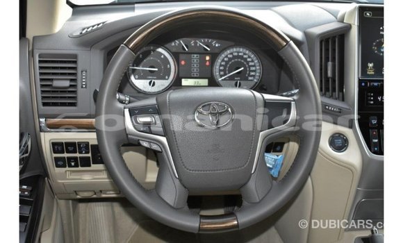 Buy Import Toyota Land Cruiser White Car in Import - Dubai in Dhufar Buy Import Toyota Land Cruiser White Car in Import - Dubai in Dhufar