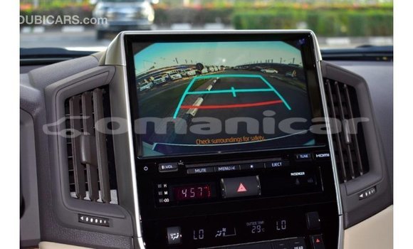 Buy Import Toyota Land Cruiser White Car in Import - Dubai in Dhufar Buy Import Toyota Land Cruiser White Car in Import - Dubai in Dhufar