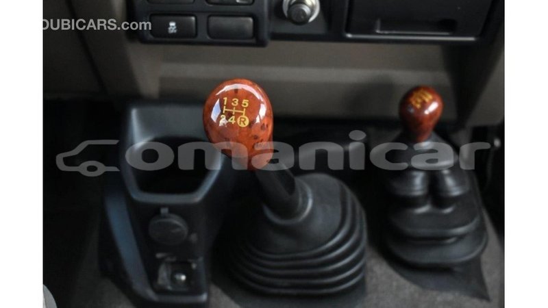 Big with watermark toyota land cruiser dhufar import dubai 3707