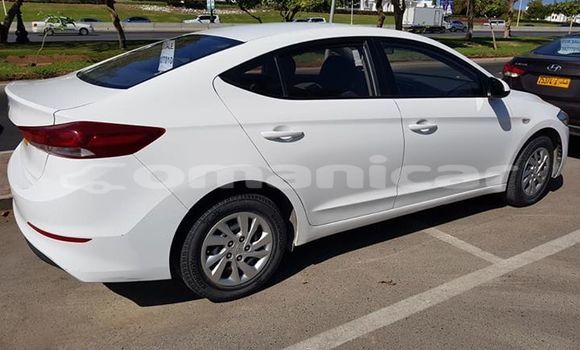 Buy Used Hyundai Elantra White Car in Muscat in Masqat Buy Used Hyundai Elantra White Car in Muscat in Masqat