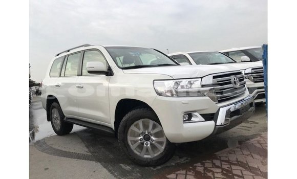 Buy Import Toyota Land Cruiser White Car in Import - Dubai in Dhufar Buy Import Toyota Land Cruiser White Car in Import - Dubai in Dhufar