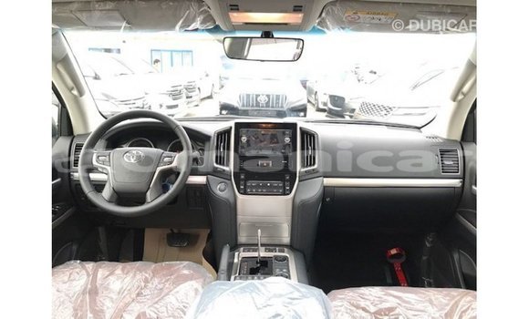 Buy Import Toyota Land Cruiser White Car in Import - Dubai in Dhufar Buy Import Toyota Land Cruiser White Car in Import - Dubai in Dhufar